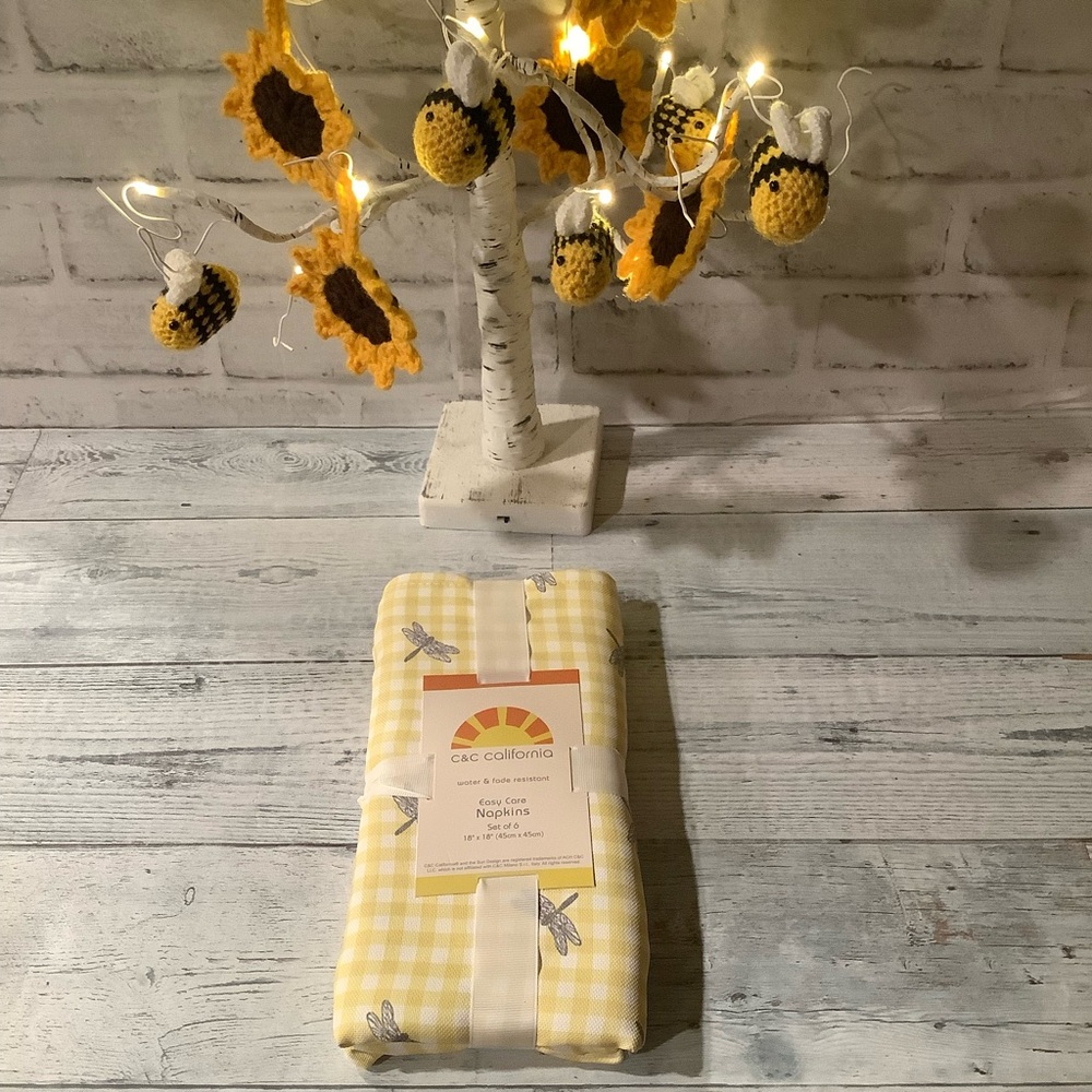 C & C California 6 Piece Set of Dragonfly Gingham Napkins